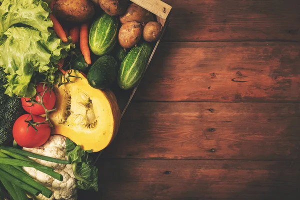 Verduras Biológicas Caja Mercado Local Alimentos Para Agricultores Copia Espacio — Foto de Stock