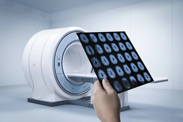 Película Rayos Mano Con Máquina Escaneo Resonancia Magnética Máquina Escaneo —  Fotos de Stock