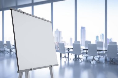 şövale ile boş tuval