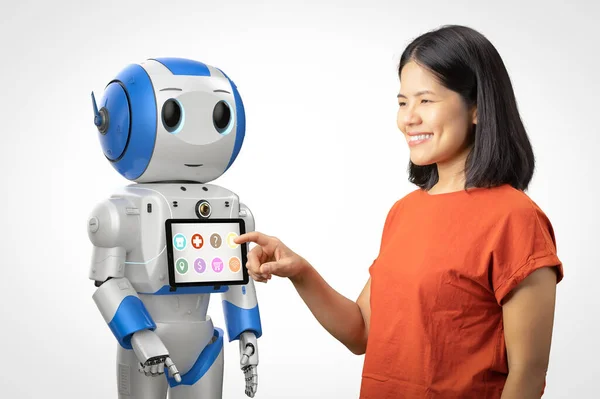 Robot Asistent Koncept Asijskou Ženou Vykreslování Robot Digitálním Tabletem — Stock fotografie