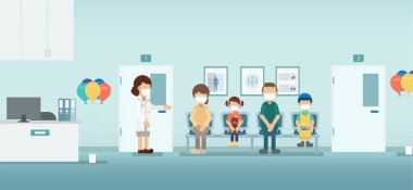 Çocuklu bir çocuk doktoru bekliyor.