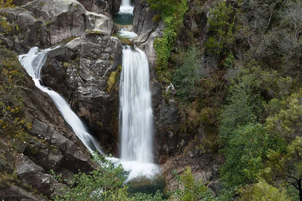 Арада Водоспад Місті Geres Національний Парк Португалія Ліцензійні Стокові Фото