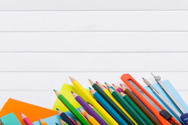 School Levert Boeken Een Witte Achtergrond — Stockfoto