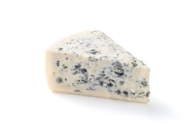 Mavi peynir beyaz arka plan üzerinde izole kalıp ile dilim. Mavi peynir dilimi kırpma yoluyla