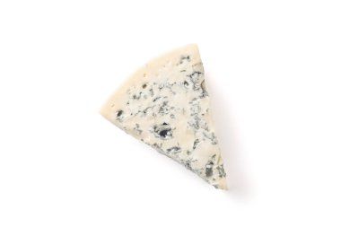 Mavi peynir beyaz arka plan üzerinde izole kalıp ile dilim. Üstten Görünüm