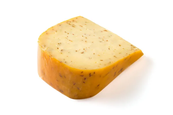 高达干酪的部分与孤立的白色背景上的孜然奶酪 — 图库照片