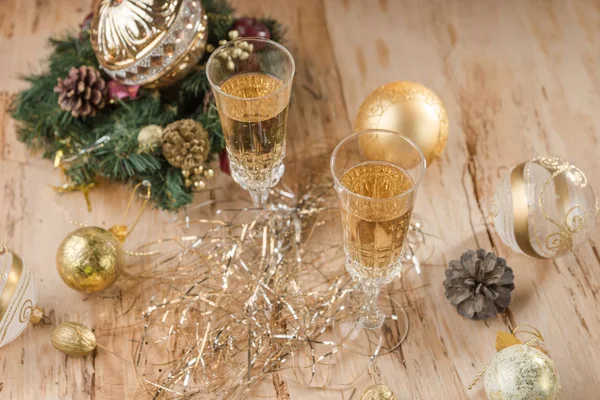 Jul Och Fira Med Champagne Nya Året Semestern Dekorerade Bordet — Stockfoto