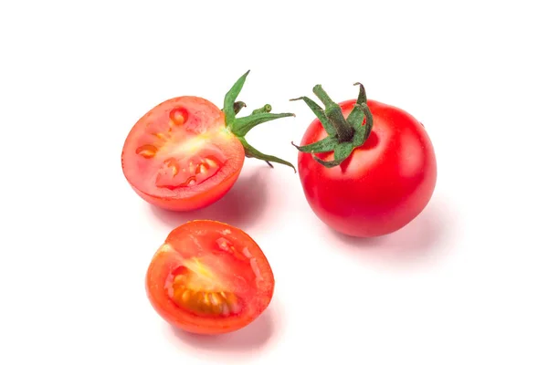 Tomates Cereja Orgânicos Suculentos Isolados Sobre Fundo Branco — Fotografia de Stock