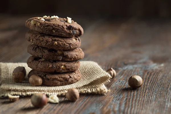 Házi Csokoládé Cookie Kat Fából Készült Asztal Háttere Élelmiszer Sütés — Stock Fotó