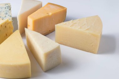 izole üzerine beyaz peynir türleri