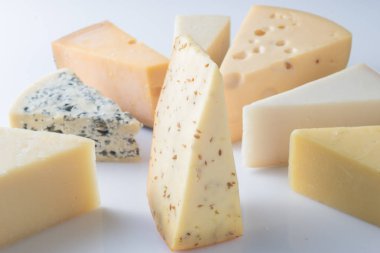 izole üzerine beyaz peynir türleri