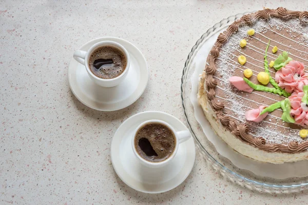 Σπιτικό Κέικ Κίεβο Τραγανό Κέικ Κρέμα Βουτύρου Φουντούκια Και Δύο — Φωτογραφία Αρχείου