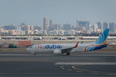 Dubai/BAE 13 Şubat 2019: Boeing 737 Flydubai uçak iniş bir