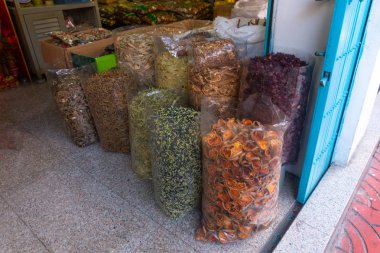 Satılık bitki çayı ile Pazar