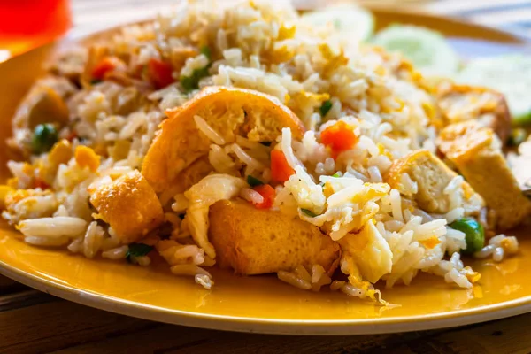 Masakan pad thai otentik dengan nasi tahu berasap tauge pe — Stok Foto