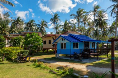 Güneş plajıplajda plaj bungalov - Tayland tatil arka plan