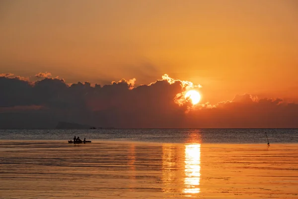 Όμορφη θάλασσα ηλιοβασίλεμα — Φωτογραφία Αρχείου