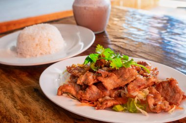 baharatlı domuz eti salata sebze, Asya tarzı yiyecek ve Tayland ile