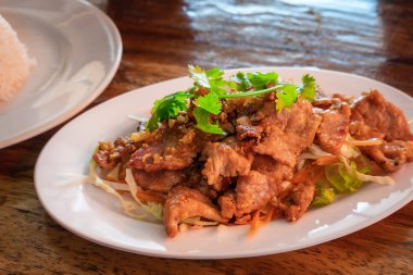 baharatlı domuz eti salata sebze, Asya tarzı yiyecek ve Tayland ile