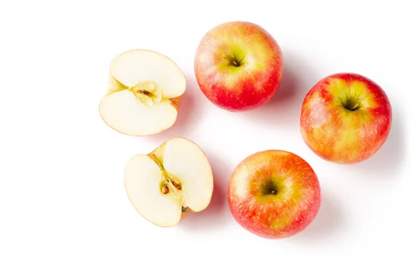 Τεμαχισμένα κόκκινα μήλα διαδρομή απομονωμένη σε λευκό — Φωτογραφία Αρχείου