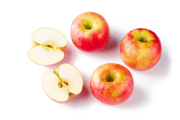 Skivad röd äpple bana isolerad på vit — Stockfoto