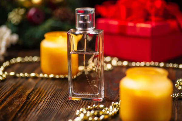 Perfumy i Boże Narodzenie prezenty — Zdjęcie stockowe