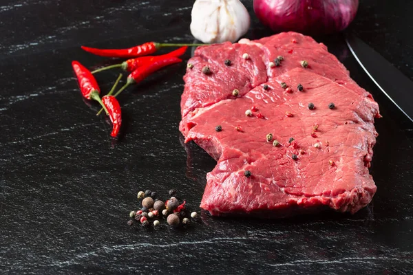 Carne Crua Não Cozida Bife Striploin Nova Iorque Uma Placa — Fotografia de Stock