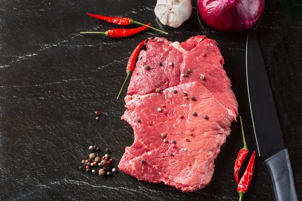 Carne Crua Não Cozida Bife Striploin Nova Iorque Uma Placa — Fotografia de Stock