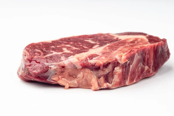 Detailní Raw Rib Oko Steak Izolované Bílém Pozadí Výstřižkem Cesta — Stock fotografie