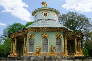 renk antik mimari altın süslemeli