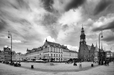 eski binalar ve Old Town, tek renkli meydanda