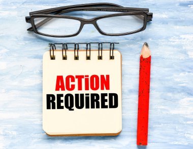 Eylem gerekli yazıt tabloda Not Defteri'nde