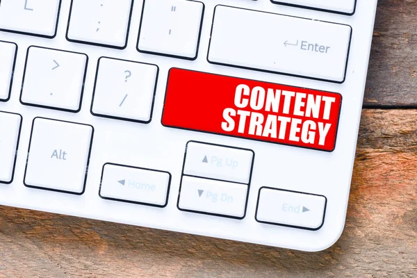 İçerik strateji metin kavramı, ahşap arka plan