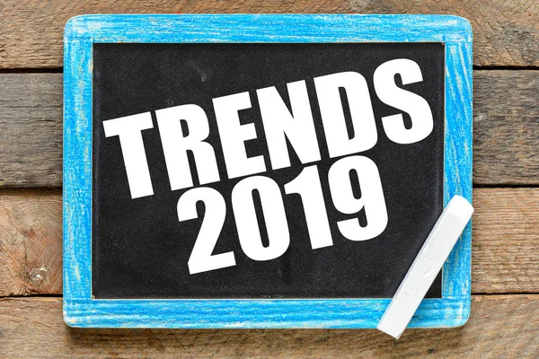 Trendy 2019 Text Koncepce Dřevěné Pozadí — Stock fotografie
