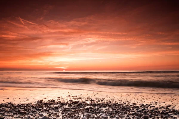 Mar Vazio Com Cores Vermelhas Entardecer — Fotografia de Stock