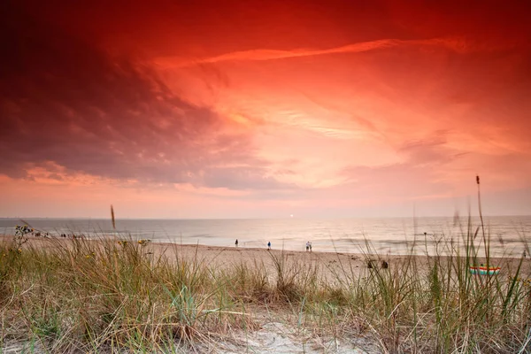 Stranden Skymningen Röda Färger — Stockfoto