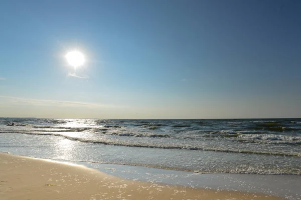 Baltık Denizi Manzaralı Yatay Dalgalar — Stok fotoğraf