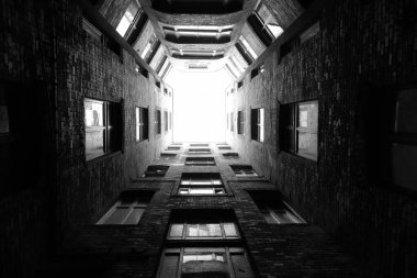 Alt görünümü, siyah ve beyaz bina 