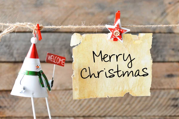 Frohe Weihnachten Inschrift Auf Papier Seil Befestigen — Stockfoto