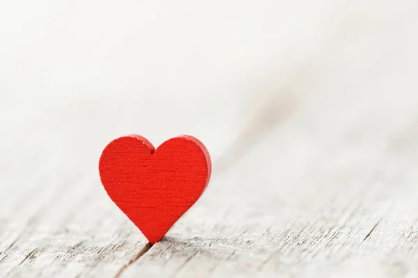 Corazón Rojo Sobre Fondo Madera — Foto de Stock