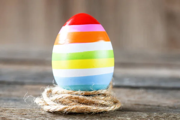 Gefärbtes Nest Fröhliches Osterkonzept — Stockfoto