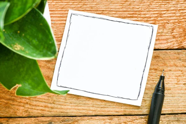 Papier Blanc Avec Stylo Plante Pot Sur Table Bois — Photo