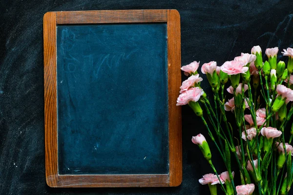 Thank You Text Chalkboard Black Background Flowers — Stock Photo, Image