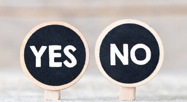 ahşap siyah tahta, evet hayır kavramı