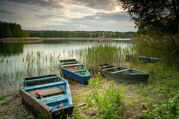 湖上的渔船 — 图库照片