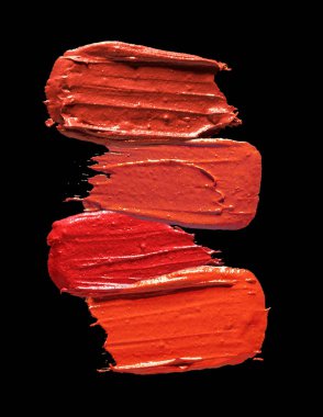 Siyah bir arka plan üzerinde izole ruj leke