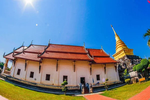 Wat Phra Chang Kham Nan Thailand — Photo