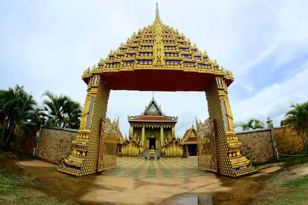 Wat Sri Bueng Bun Srisaket Tajlandia — Zdjęcie stockowe