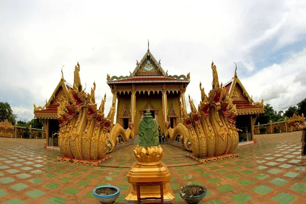Wat Sri Bueng Bun Srisaket Tailândia — Fotografia de Stock