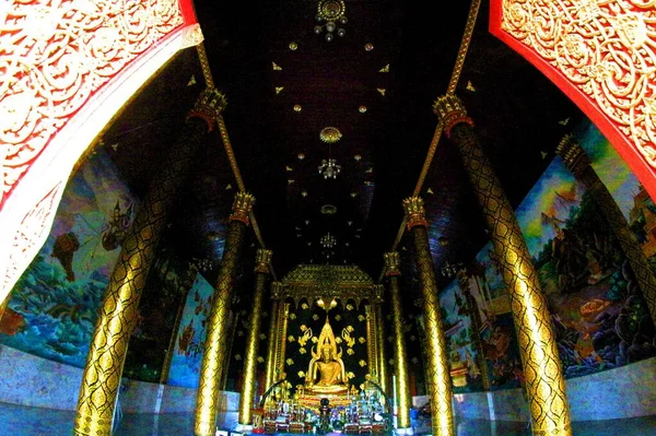 Wat Sri Bueng Bun Srisaket Thaiföld — Stock Fotó